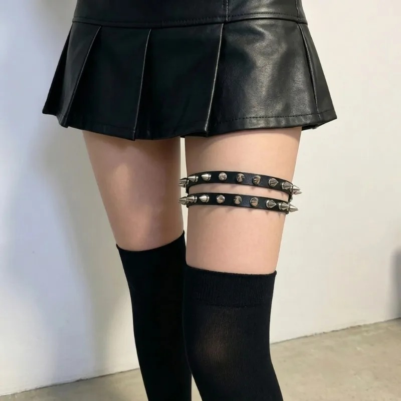 Double Row Cone Spike Leg Gart - Garter Belt Set avis et prix