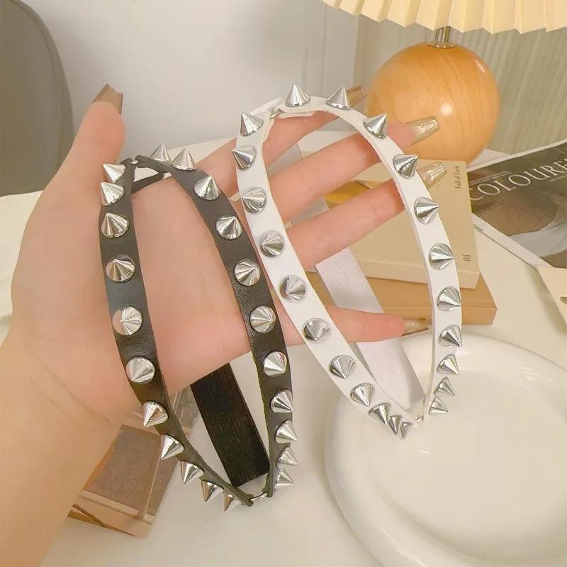Double Row Cone Spike Leg Gart - Garter Belt Set avis et prix